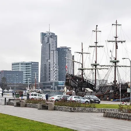 Faltom 7 Centrum Abrahama גדינייה