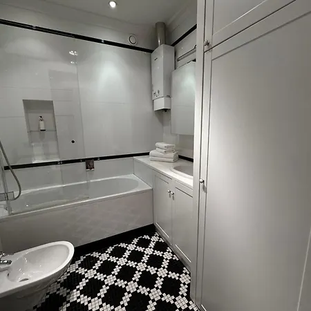 Faltom 7 Centrum Abrahama * גדינייה